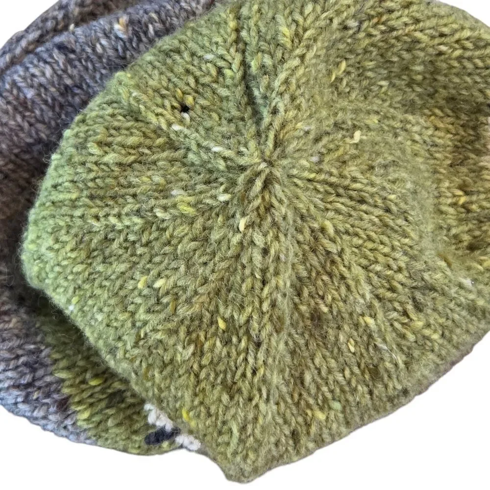 Hand-Knit Wool Beanie Ireland Artisan Sheep Motif Winter Hat NWOT Green Gray